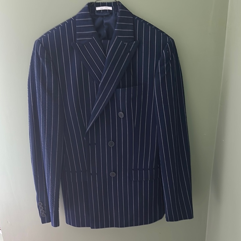 Navy Seersucker Pinstripe Suit | Double-Breasted | SuitSupply Style | 38R Fit